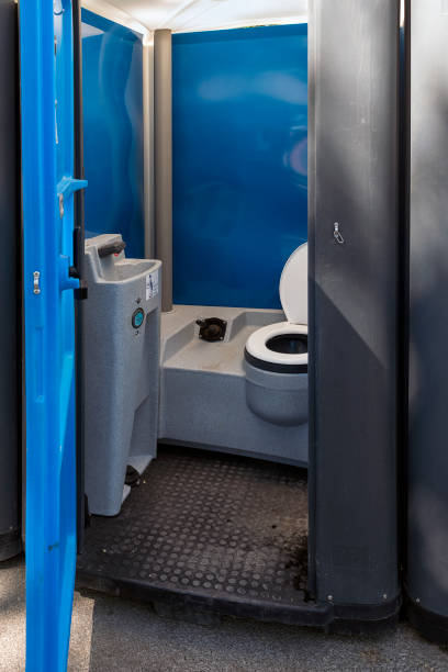 Best Porta potty delivery and setup  in Lake Linden, MI